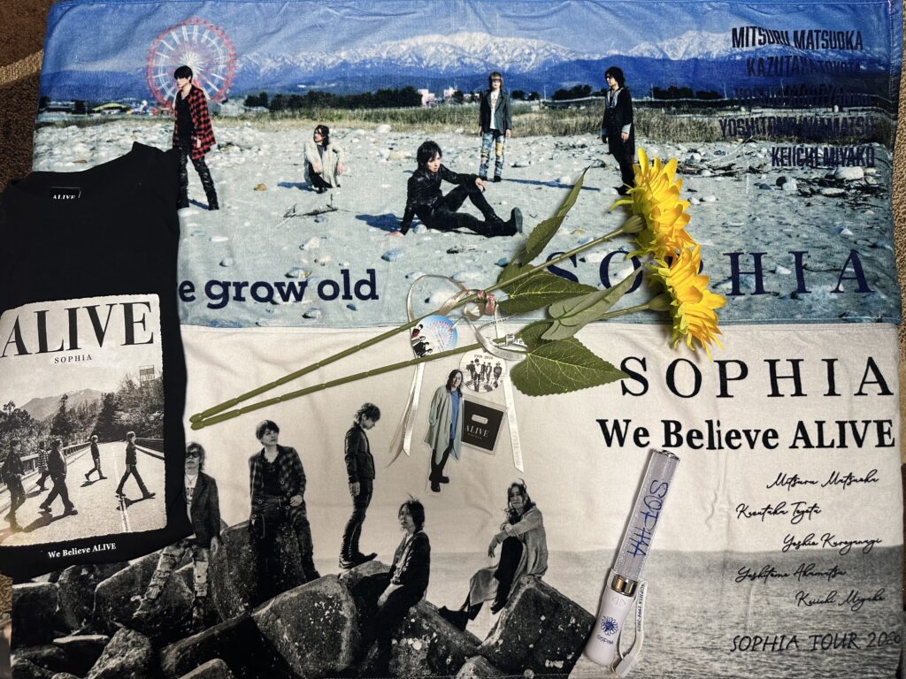 SOPHIA TOUR 2026 ALIVEのタオル、Tシャツ、ひまわり、アクリルスタンドとペンライト